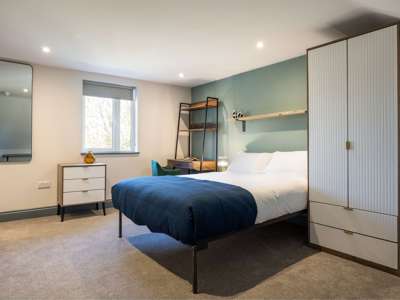 OX Living is proud to present this high-quality 7-bedroom co-living property, perfect for working professionals looking for stylish, stress-free living. image