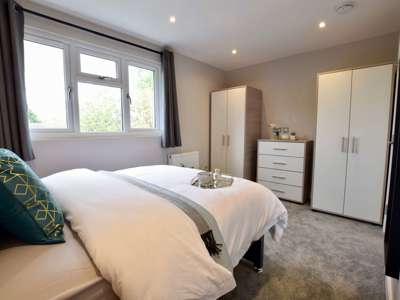 🌟Double Room in Calm, Well-Managed Home🌟 image