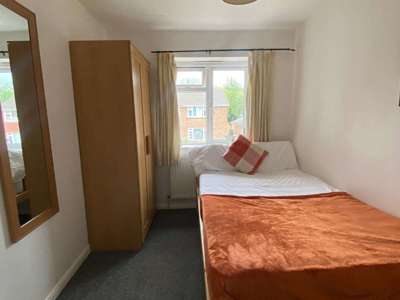 College Road 33 image