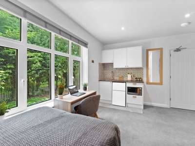 Beautiful House Share image