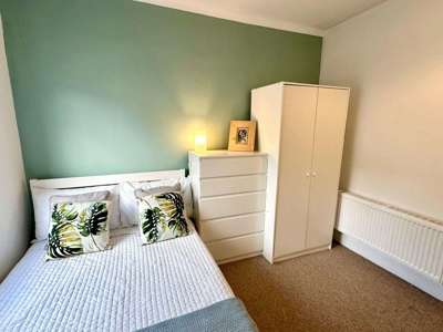 6 Bedroom Student House, Falmouth image