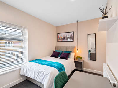 The 'It's Bigger On The Inside' Property image