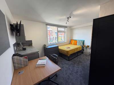 Luxury city centre rooms image