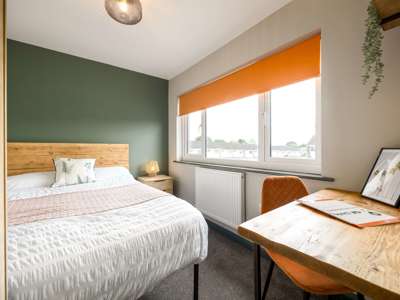 OX Living is proud to present this high-quality 6-bedroom co-living property, perfect for working professionals looking for stylish, stress-free living. image