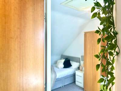Iliffe Close image