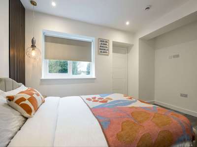 OX Living is proud to present this high-quality 6-bedroom co-living property, perfect for working professionals looking for stylish, stress-free living. image
