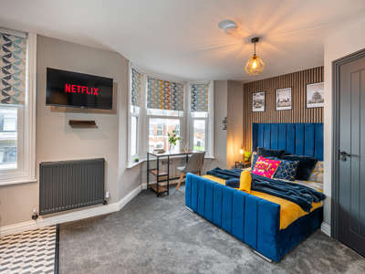 6 Bed, 4 Studio, all en-suite HMO image
