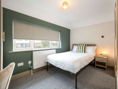 OX Living is proud to present this high-quality 9-bedroom co-living property, perfect for working professionals looking for stylish, stress-free living. image