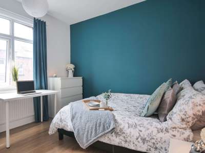 Beautiful 5 Bedroom Property in the heart of Headingley!  image