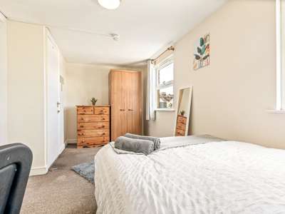 ELM GROVE - PROFESSIONAL LET  image