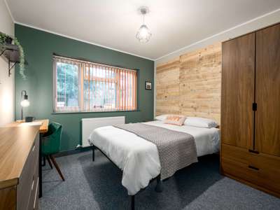 Brand New En-Suite In Bicester! 🏡 Bills Inc! image