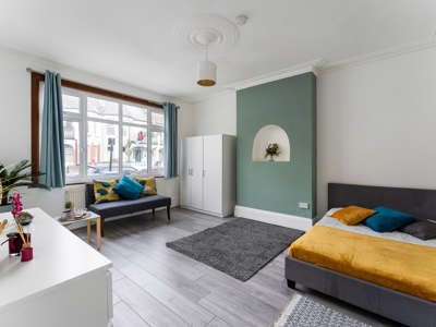 Victorian house in the heart of Wood Green, Zone 3 image