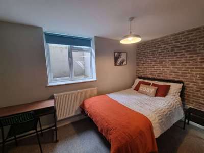 OX Living is proud to present this high-quality 9-bedroom co-living property, perfect for working professionals looking for stylish, stress-free living. image