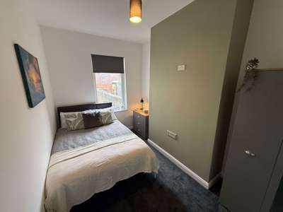 Knutsford Road image