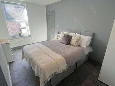 Knutsford Road image