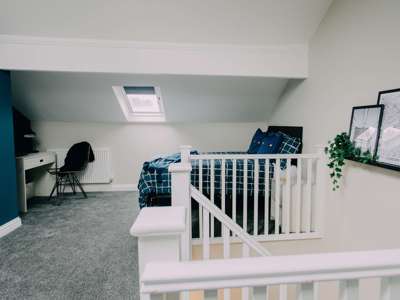 Recently Refurbished Stylish House Share - City Centre image
