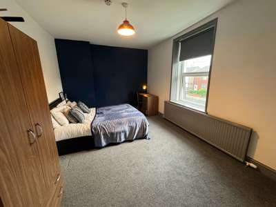 11 Bed Professional HMO, 5 Ensuite Rooms & 3 Communal bathrooms image