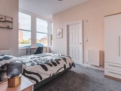 Modern Coliving Home Share in Fulwood image