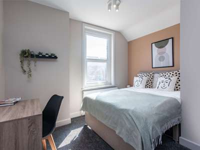 😜 Luxury house share in the heart of Bury 😍 image