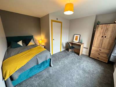 Stunning 6-Bed HMO - Available NOW! image