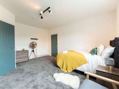 😁 Modern HMO in a great location 😁 image