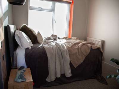 Stylish, Hassle-Free Living Near Watford Junction – Bills Included image