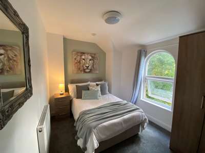 Brompton Avenue image