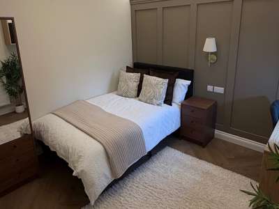 Luxury 6-Bedroom HMO image