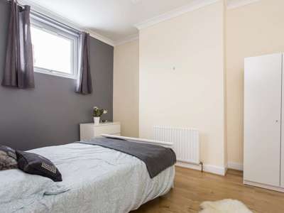 🏡🌺 Large Victorian House - Zone 2 Holloway 🏡🌺 image
