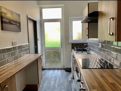 Friendly House Share Close to University & Town Centre image