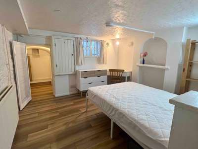Stunning Period Property in the Heart of the City image