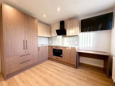 Modern & Comfortable House Share in a Convenient Peterborough Location image