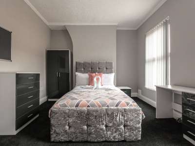 3 Bed Student-House in Albert Edward Road! image