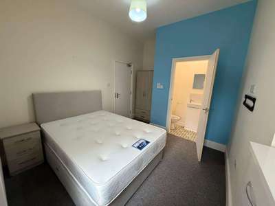 ✨ Modern All En-Suite HMO in Cleethorpes – Stylish Living, All Bills Included ✨ image