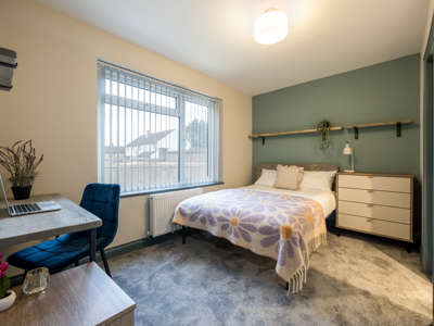 OX Living is proud to present this high-quality 8-bedroom co-living property, perfect for working professionals looking for stylish, stress-free living. image
