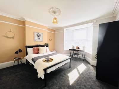 Three Storey- 6-Bedroom Home – Central Location- Cumberland Street  image