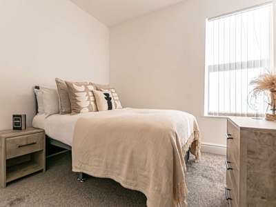 Amazing Shared Home image