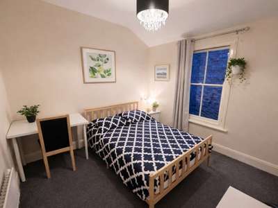 Stretton Road image