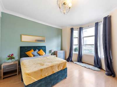 🌺 5 MINS TO TURNPIKE LANE - ALL BILLS & CLEANER 🌺 image