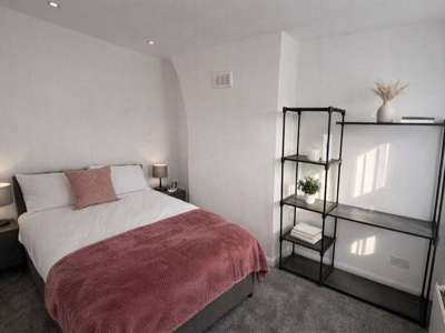 Longfield Road image