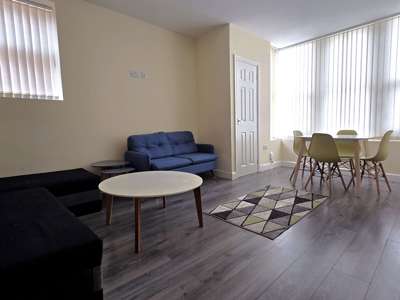 Furnished 2 bed flat - Harehills image