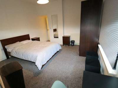 Flat B, 119 Anfield Road image