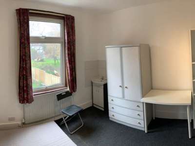 Queens Road image