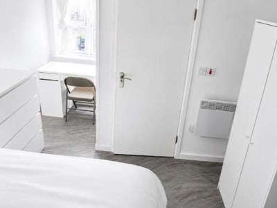 Walton Lane image
