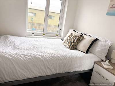 Morden Road image