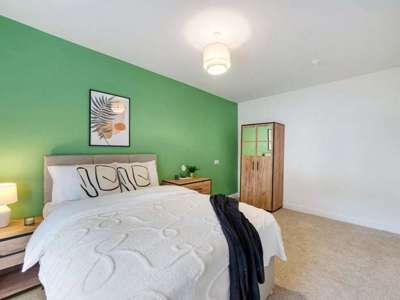 Newly Refurbished 7-Bed House Share In L13! image