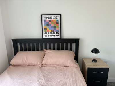 MODERN FLAT SHARE/ FULLY FURNISHED/ EN-SUITE BATHROOM image