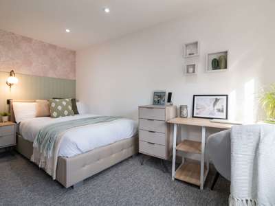New Modern Luxury House Share in Great Ashby image