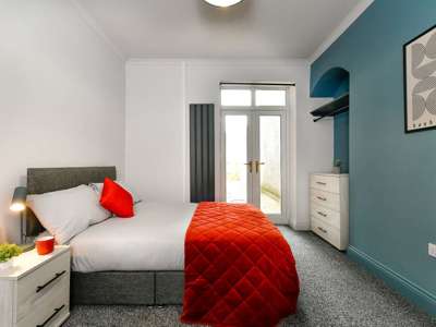 A Delightful Houseshareshare for Rent in Neath image