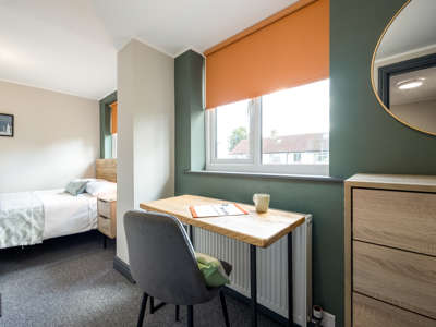 OX Living is proud to present this high-quality co-living property, perfect for working professionals looking for stylish, stress-free living. image